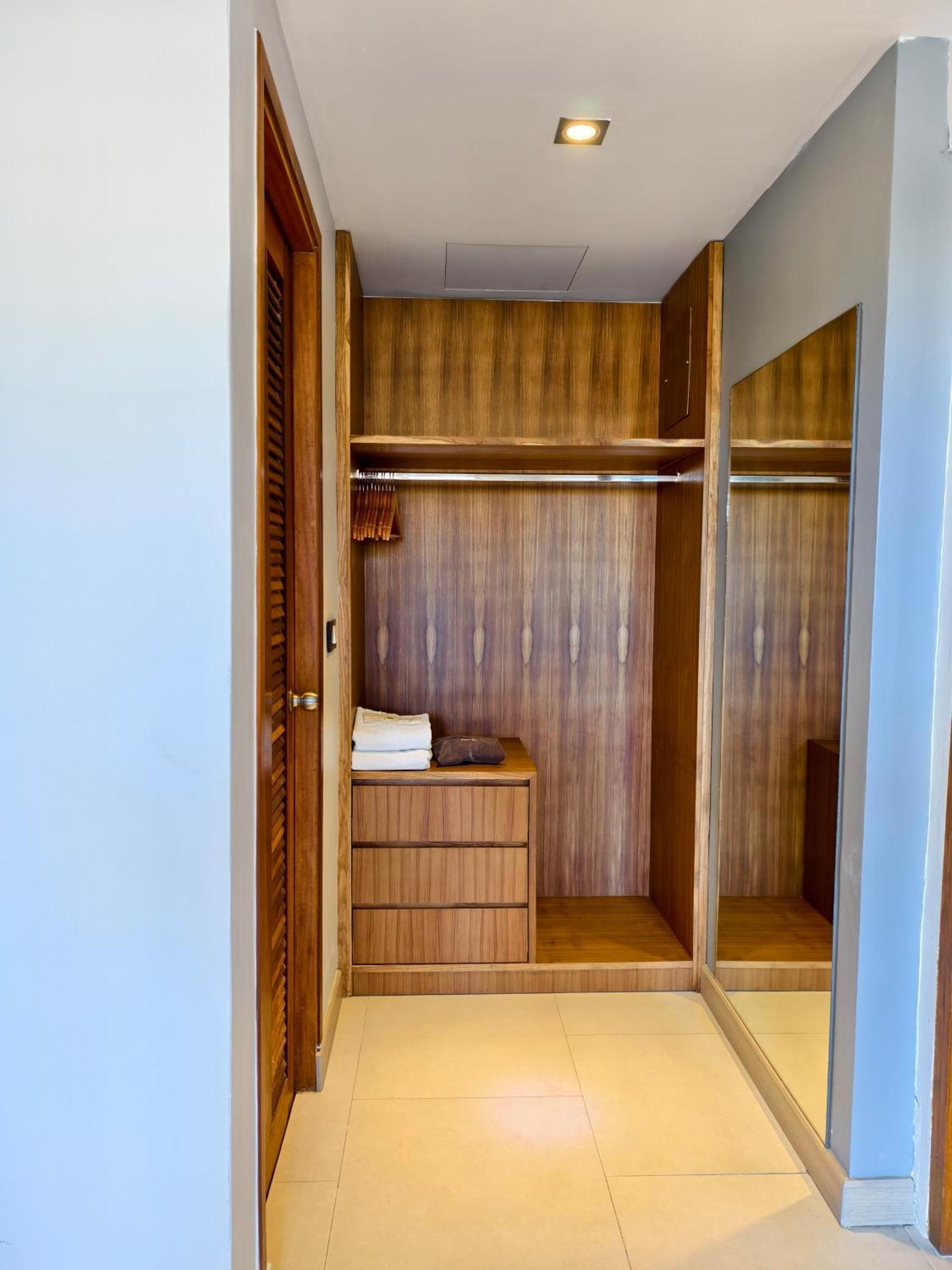 Lek Lek Samui Room X Coffee Bar Bãi biển Chaweng Ngoại thất bức ảnh