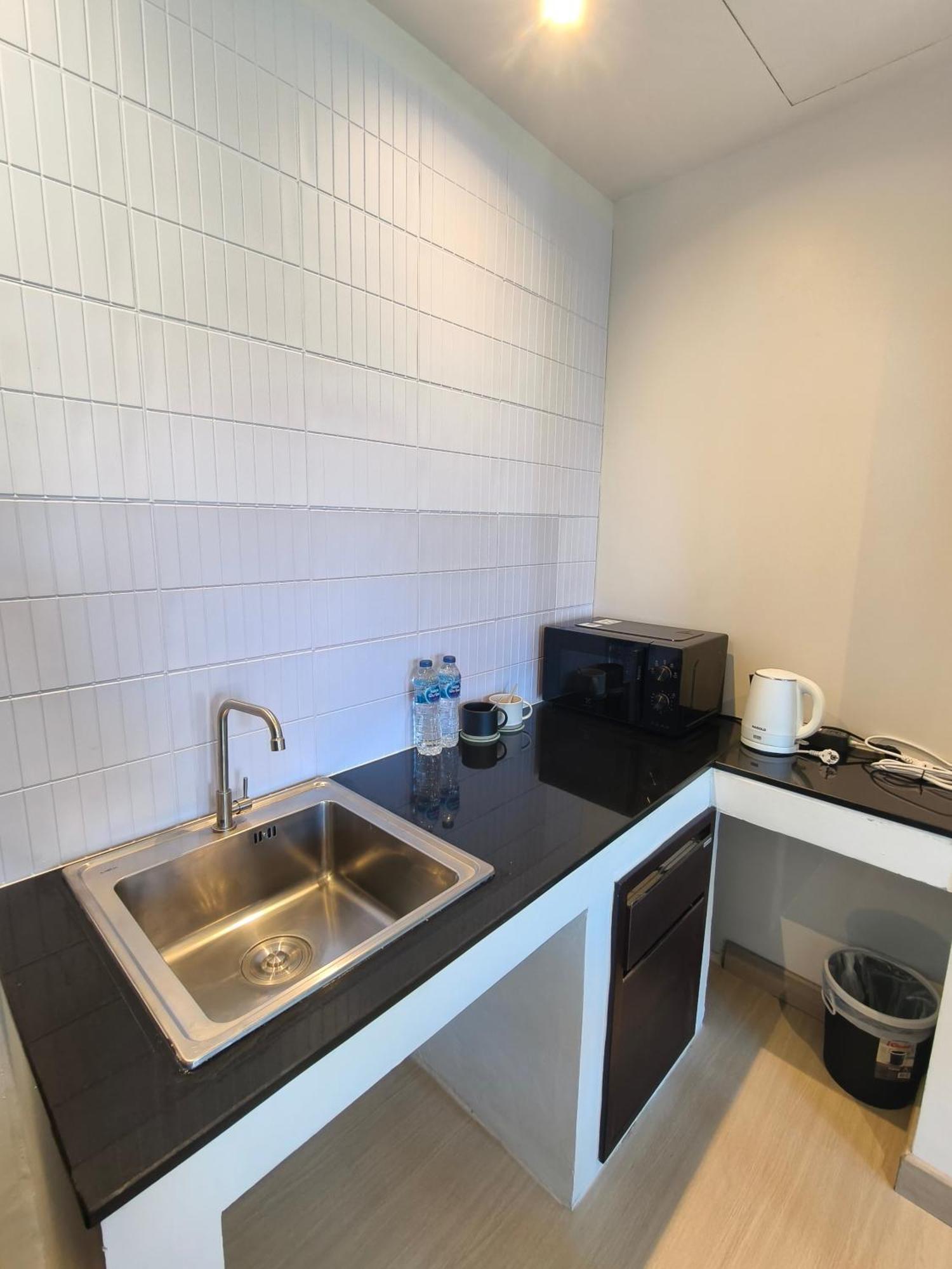 Lek Lek Samui Room X Coffee Bar Bãi biển Chaweng Ngoại thất bức ảnh